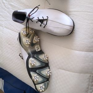 FootJoy white DNA golf shoes size 9M. Great condition